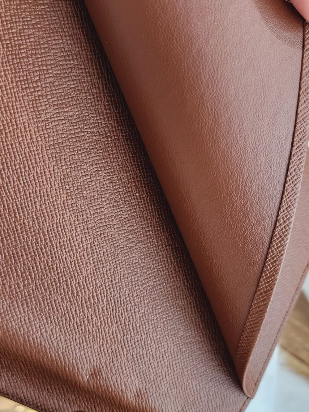 Louis Vuitton Medium Ring (MM) Agenda - Picture 11 of 16